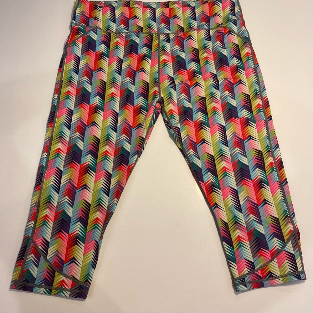 Fabletics Multicolor Chevron Cropped Leggings Pin… - image 2